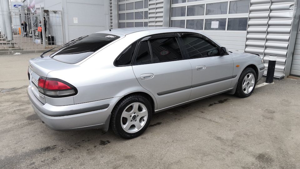 Дефлекторы Cobra Tuning для окон Mazda 626 GF седан, хэтчбек 1997-2002. Артикул M21297