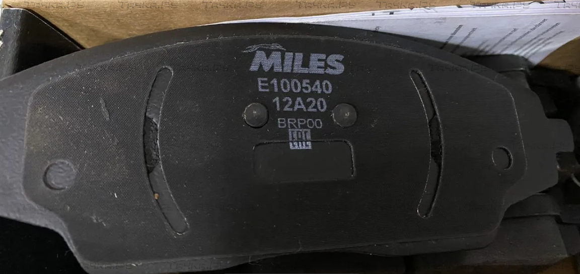 Тормозные колодки Miles (Semi-Metallic) передние для Chevrolet Cobalt II 2013-2026. Артикул E100540