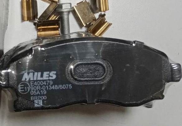 Тормозные колодки Miles (Low-Metallic). Артикул E400479