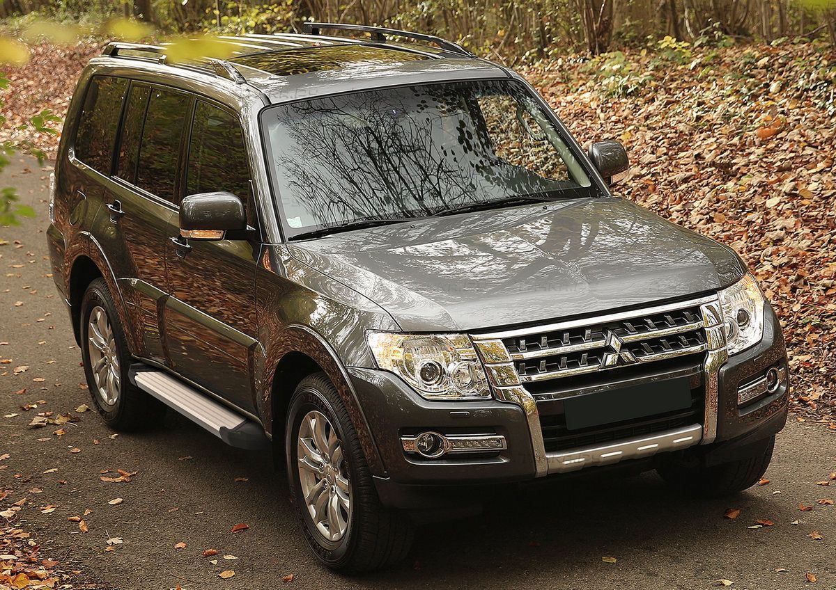 Пороги алюминиевые Rival Silver для Mitsubishi Pajero IV 2006-2011. Артикул F173AL.4002.1