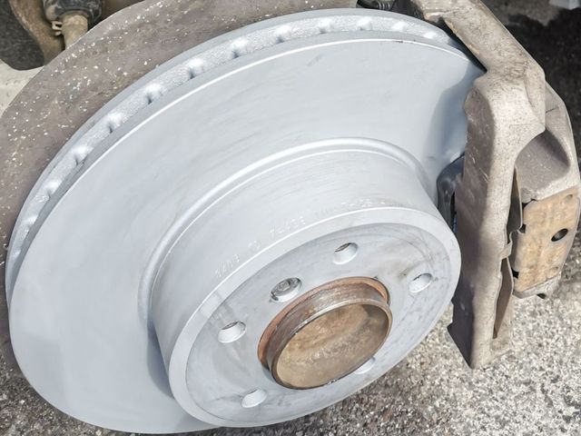 Тормозной диск Zimmermann Coat Z передний для BMW 6 II (E63/E64) 2004-2010. Артикул 150.3403.20