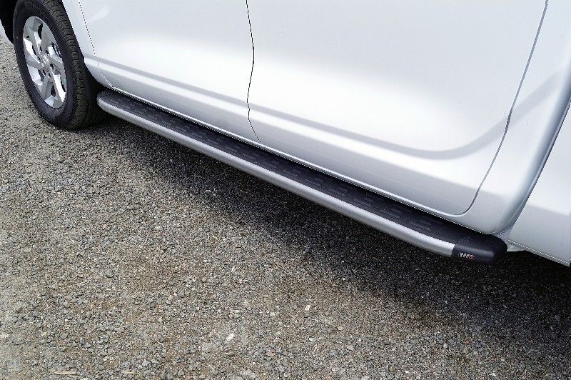 Пороги алюминиевые ТСС с пластиковой накладкой 1920 мм для Changan Hunter Plus 2.0 4WD 2023-2026 Карбон серебро. Артикул CHANHUNPL23-24SL