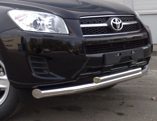 Защита RusStal переднего бампера d70/42 (секции) для Toyota RAV4 III (длинная база) 2009-2010. Артикул TRLZ-000149