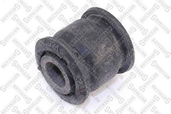 Сайлентблок переднего рычага подвески Stellox. Артикул 87-17006-SX