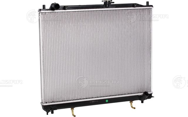 Радиатор охлаждения двигателя Luzar для Mitsubishi Pajero III 2000-2006. Артикул LRc 11189