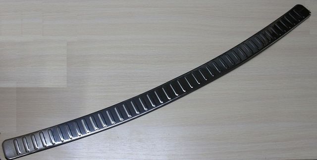 Накладка Ладья на бампер для Lada Largus I 2012-2026. Артикул 015.57.89