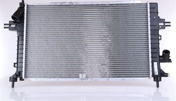 Радиатор охлаждения двигателя Nissens. Артикул 630752