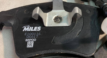 Тормозные колодки Miles (Semi-Metallic). Артикул E100116