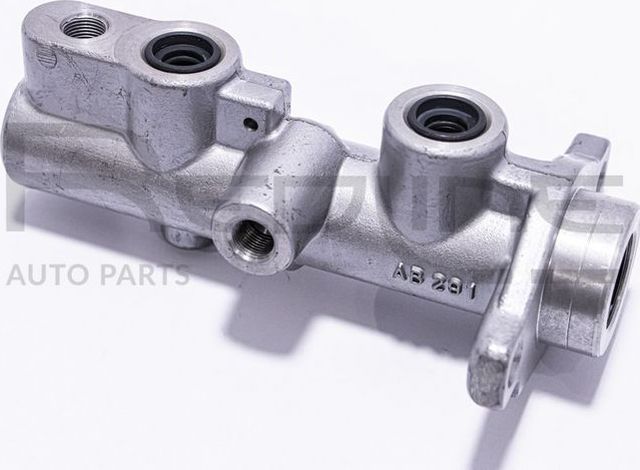 Тормозной цилиндр главный RED Line для Nissan Primera P11 1996-2002. Артикул 09NI031