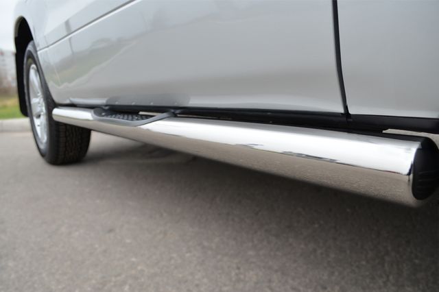 Защита порогов RusStal труба d76 с накладками (вариант 3) для Suzuki Grand Vitara 3-дв. 2012-2015. Артикул SV3T-0011083