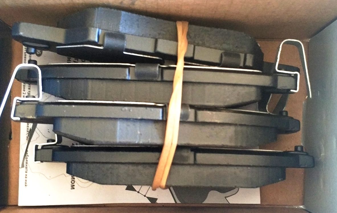 Тормозные колодки Miles (Semi-Metallic) задние для Mazda CX-5 II 2017-2026. Артикул E110562