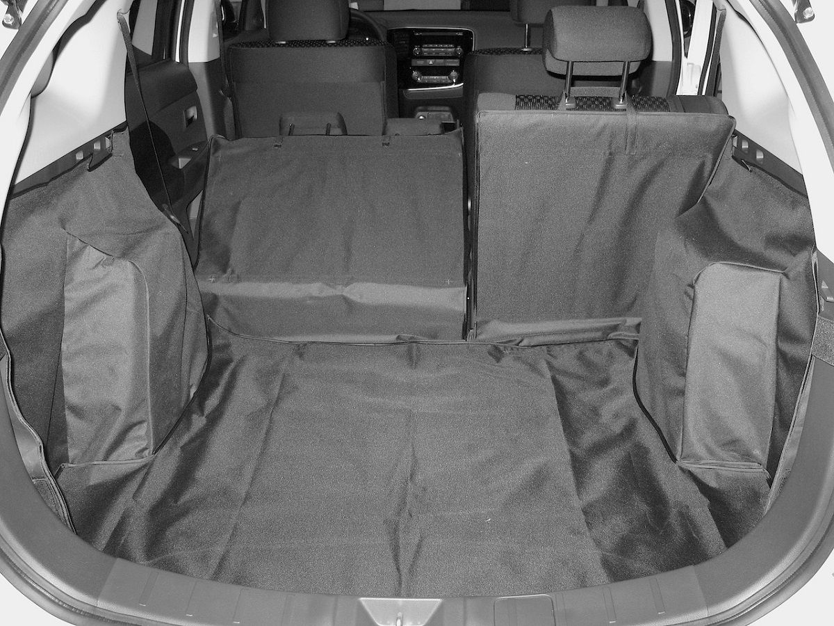 Защитный чехол AUTOSMSTUDIO "Maxi" в багажник автомобиля для Mitsubishi Outlander III (без органайзера) 2012-2026, черный. Артикул TP-M7OUTL-MAXI-BL