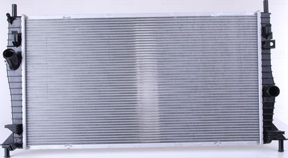 Радиатор охлаждения двигателя Nissens для Ford Focus II 2009-2012. Артикул 69242