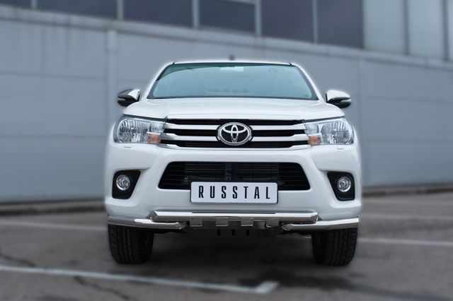 Защита RusStal переднего бампера d63 (дуга) d63 (уголки)+клыки для Toyota Hilux VIII 2015-2020. Артикул THZ-002148