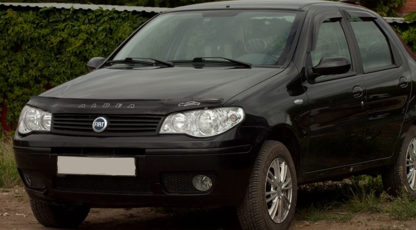 Дефлектор Vip-Tuning для капота Fiat Albea 2007-2012. Артикул FT01