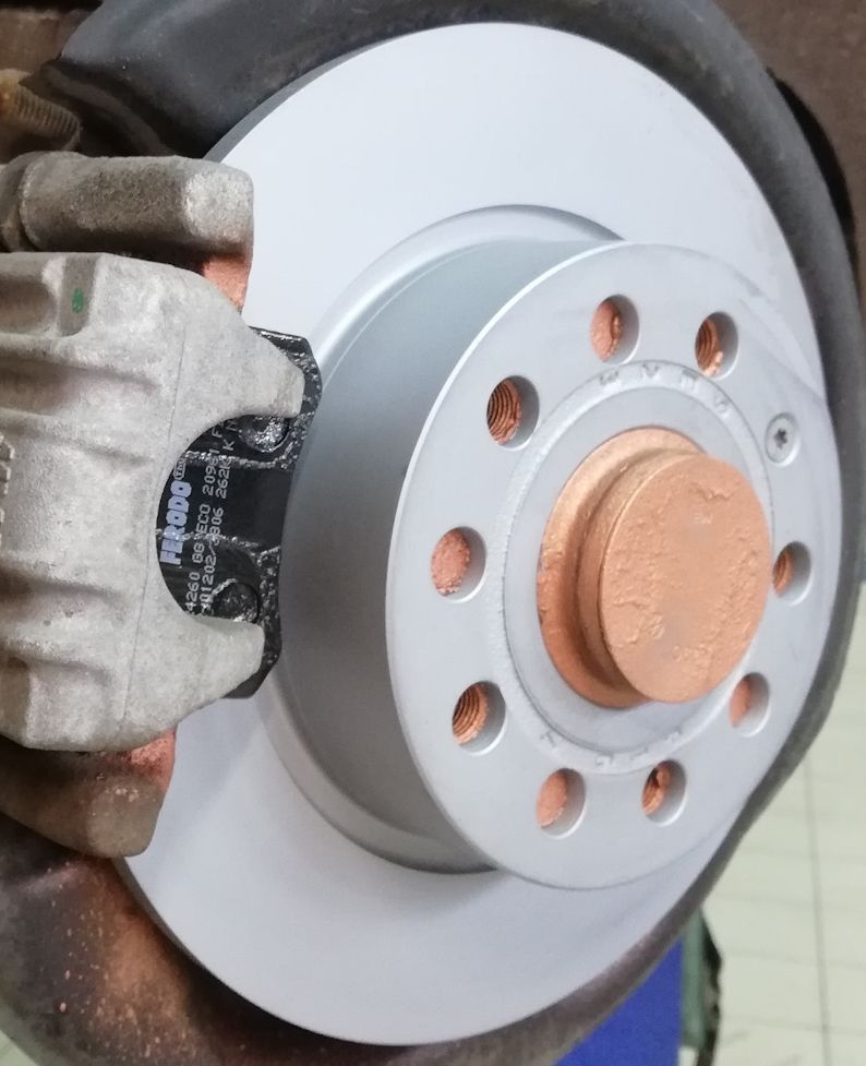 Тормозной диск Zimmermann Coat Z. Артикул 600.3234.20