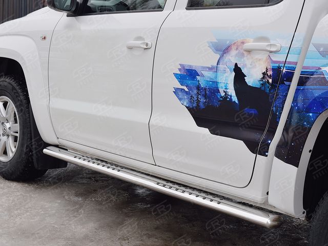 Защита порогов RusStal труба 120х60 овал с проступью для Volkswagen Amarok I 2016-2026. Артикул VAMO-002542