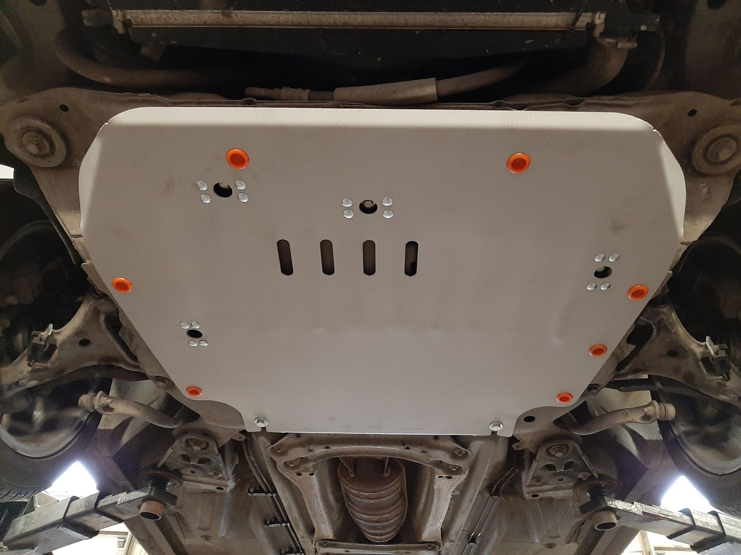 Защита алюминиевая Alfeco для картера и КПП Volvo V70 II 2000-2007. Артикул ALF.27.05al