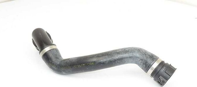 Патрубок радиатора (системы охлаждения) BSG. Артикул BSG 15-720-076