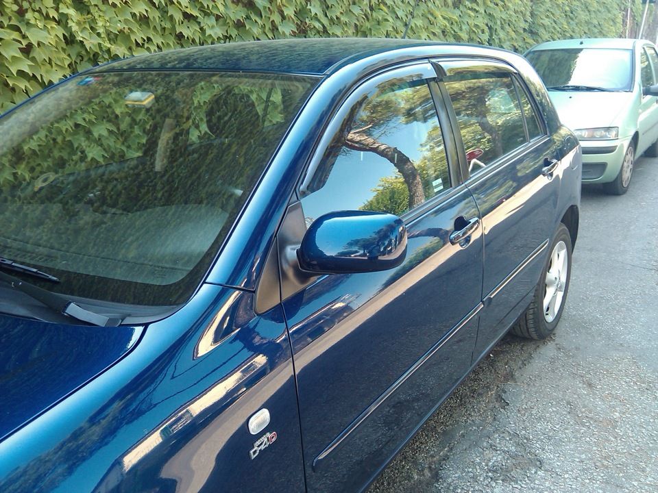 Дефлекторы Cobra Tuning для окон Toyota Corolla E120 хэтчбек 2001-2006. Артикул T20901