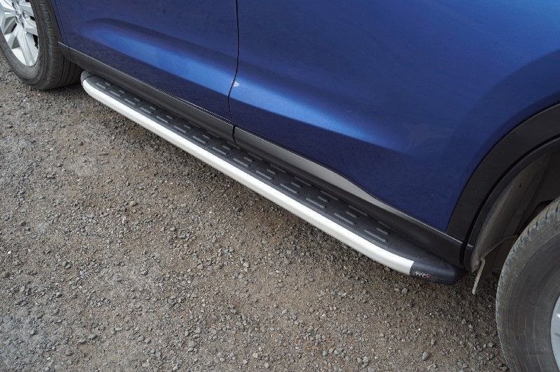 Пороги алюминиевые ТСС с пластиковой накладкой 1720 мм для GAC GS5 1.5T 2WD 2020-2023. Артикул GACGS520-02AL