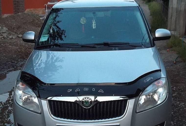 Дефлектор Vip-Tuning (длинный) для капота Skoda Fabia II 2007-2010. Артикул SK04