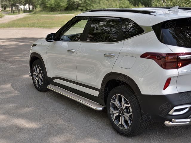 Защита порогов RusStal труба d42 с листом (вариант 3) для Kia Seltos 2020-2026. Артикул KSLL-0034173