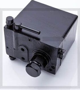 Насос подъема кабины PE Automotive. Артикул 013.607-00A