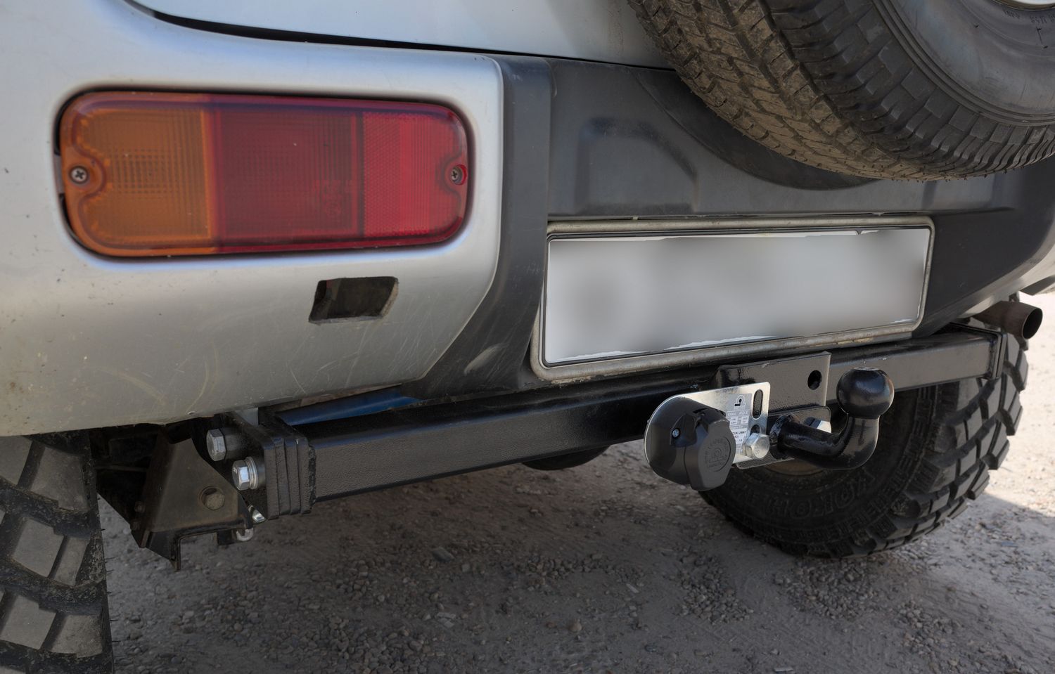 Фаркоп Лидер-Плюс для Suzuki Jimny 1998-2018. Фланцевое крепление. Артикул S403-FC