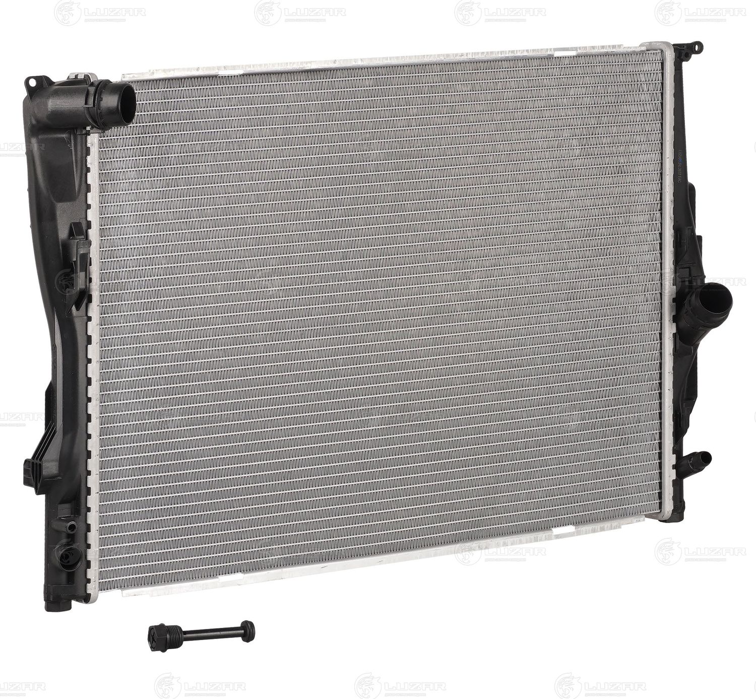 Радиатор охлаждения двигателя Luzar для BMW 3 V (E90/E91/E92/E93) 2004-2013. Артикул LRc 2637