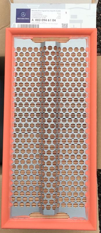Воздушный фильтр Mercedes-Benz. Артикул A0030946104