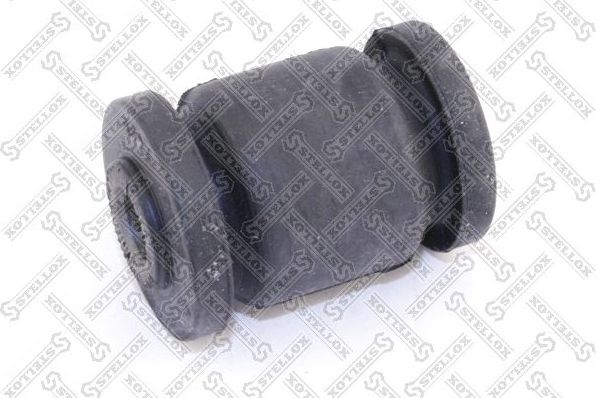 Сайлентблок переднего рычага подвески Stellox. Артикул 87-72030-SX