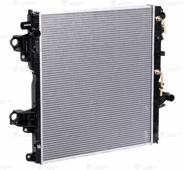 Радиатор охлаждения двигателя Luzar. Артикул LRc 1973