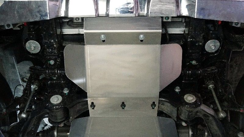 Защита алюминиевая ТСС (4 мм) для радиатора BAIC Beijing BJ40 2023-2026. Артикул ZKTCC00662