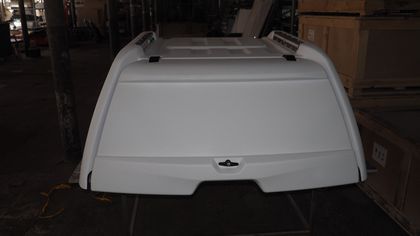 Крыша (кунг) кузова АВС-Дизайн для Fiat Fullback 2016-2024 с двойной дверью. 3 двери, белая, под покраску. Артикул ABC.MCCL200.BR.07W