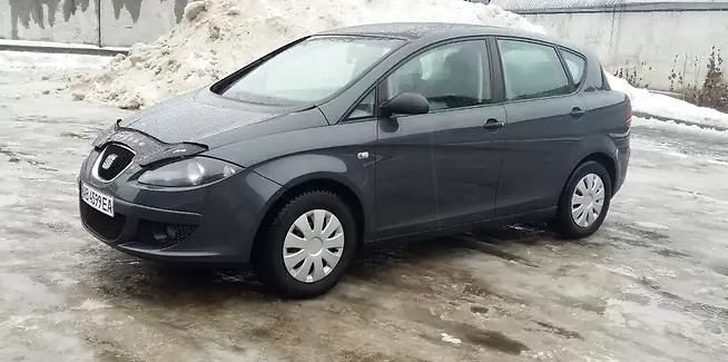 Дефлектор Vip-Tuning для капота Seat Toledo III 5P 2004-2009. Артикул ST02