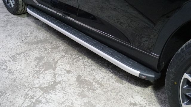 Пороги алюминиевые ТСС с пластиковой накладкой 1820 мм для GAC GS8 II 2023-2026. Артикул GACGS8II23-01AL