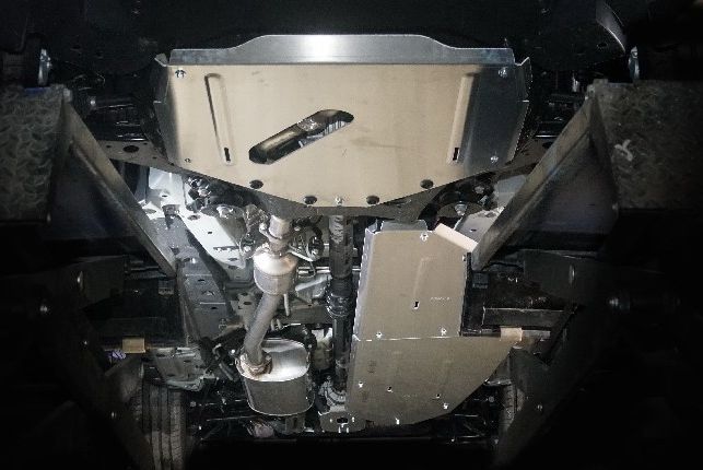 Защита алюминиевая ТСС (4 мм) для картера, КПП, бака, трубок и заднего редуктора Changan CS95 2024-2026. Артикул ZKTCC00706K