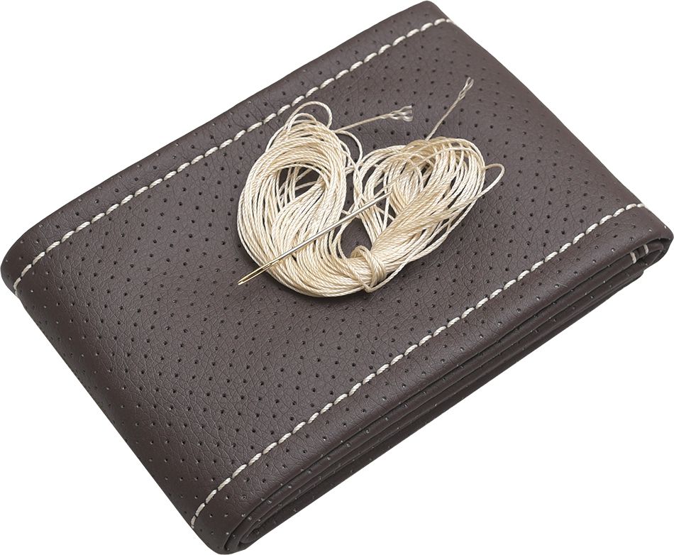 Оплётка на руль Rezkon прошивная (размер M, экокожа перф., цвет КОРИЧНЕВЫЙ/Бежевая нитка). Артикул 8001026015