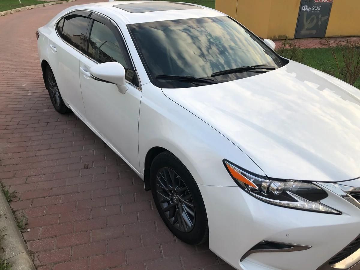 Дефлекторы Cobra Tuning с хромированным молдингом для окон Lexus ES VI 2012-2018. Артикул L20612CR