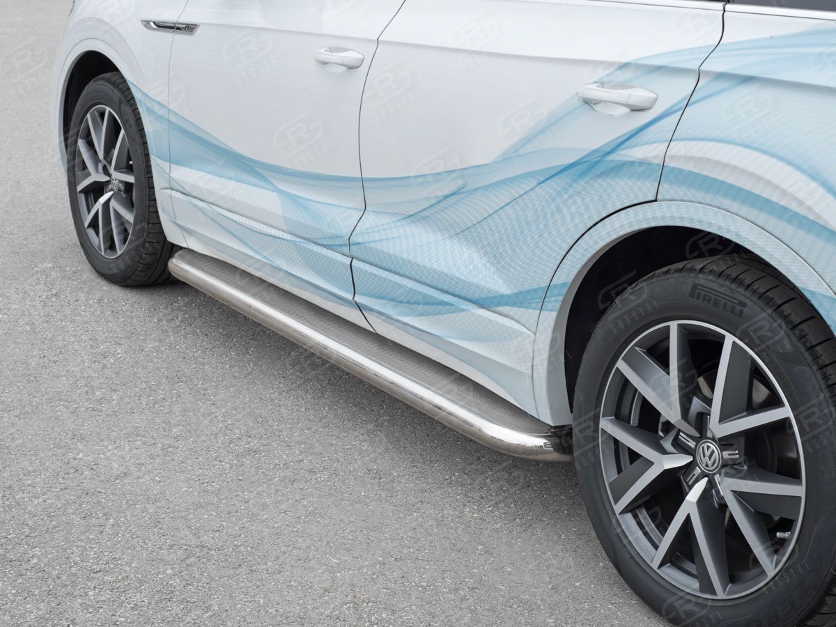 Защита порогов RusStal труба d63 с листом (Лист нерж, проф. нерж) (Вариант 3) для Volkswagen Touareg III 2018-2026. Артикул VWTL-0030663