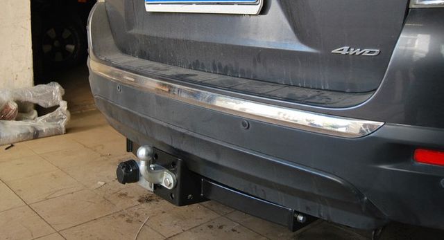 Фаркоп Лидер-Плюс для Toyota Highlander II 2010-2013. Фланцевое крепление. Артикул T119-F