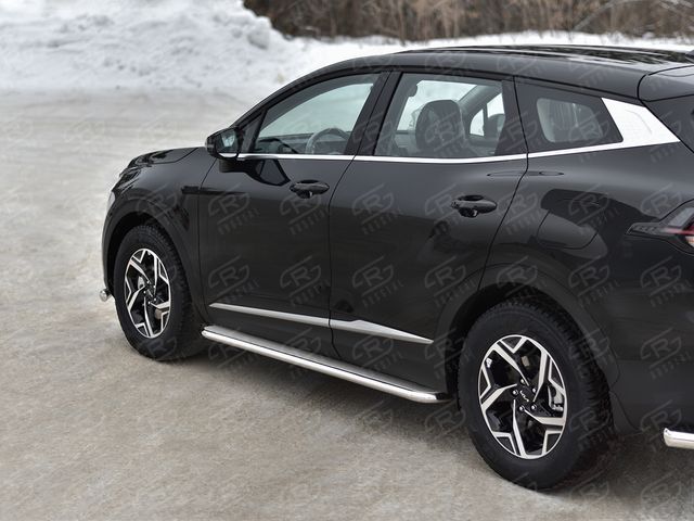 Защита порогов RusStal труба d42 с листом (лист нерж, проф. нерж) (вариант 3) для Kia Sportage V (кроме Style и X-Line) 2021-2026. Артикул KSL-0040303