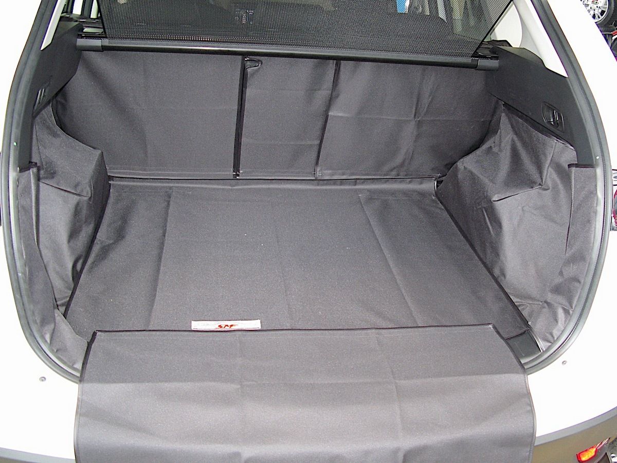 Защитный чехол AUTOSMSTUDIO "Maxi" в багажник автомобиля для Mazda CX-5 II 2016-2026, черный. Артикул TP-MZCX5-II-MAXI-BL