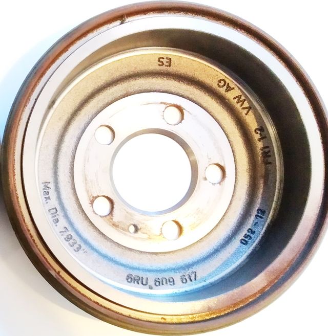 Тормозной барабан VAG. Артикул 6RU609617