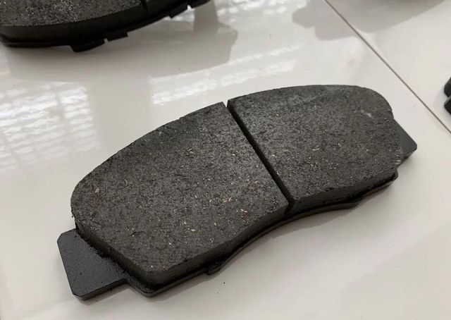 Тормозные колодки Sangsin Hi-Q. Артикул SP1076-F