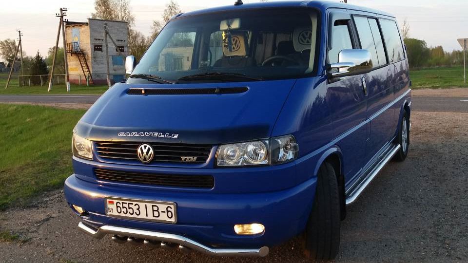 Дефлектор Vip-Tuning для капота Volkswagen T4 (косые фары) 1998-2003. Артикул VW08