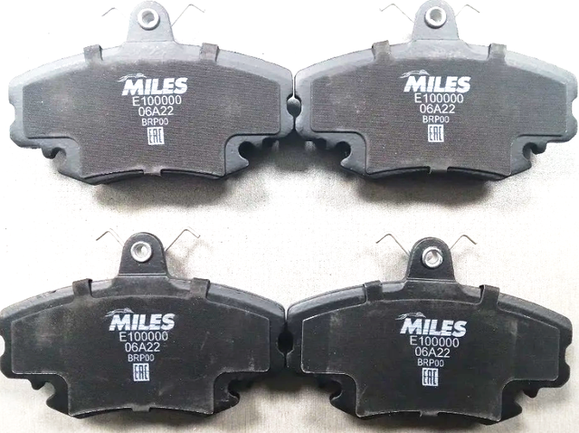 Тормозные колодки Miles (Semi-Metallic). Артикул E100000