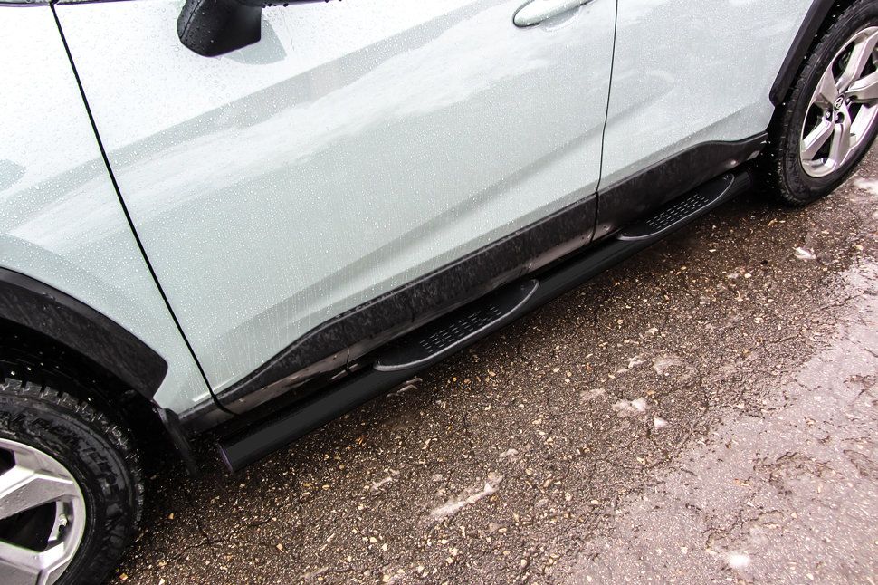 Пороги Slitkoff труба d76 с проступями ЧЕРНЫЕ матовые для Toyota RAV4 III 2010-2012. Артикул TR410-012B