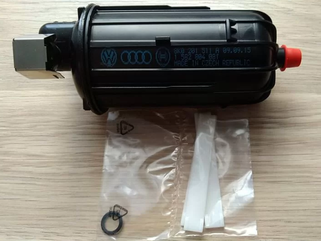 Топливный фильтр VAG для Audi A4 IV (B8) 2007-2015. Артикул 8K0201511A
